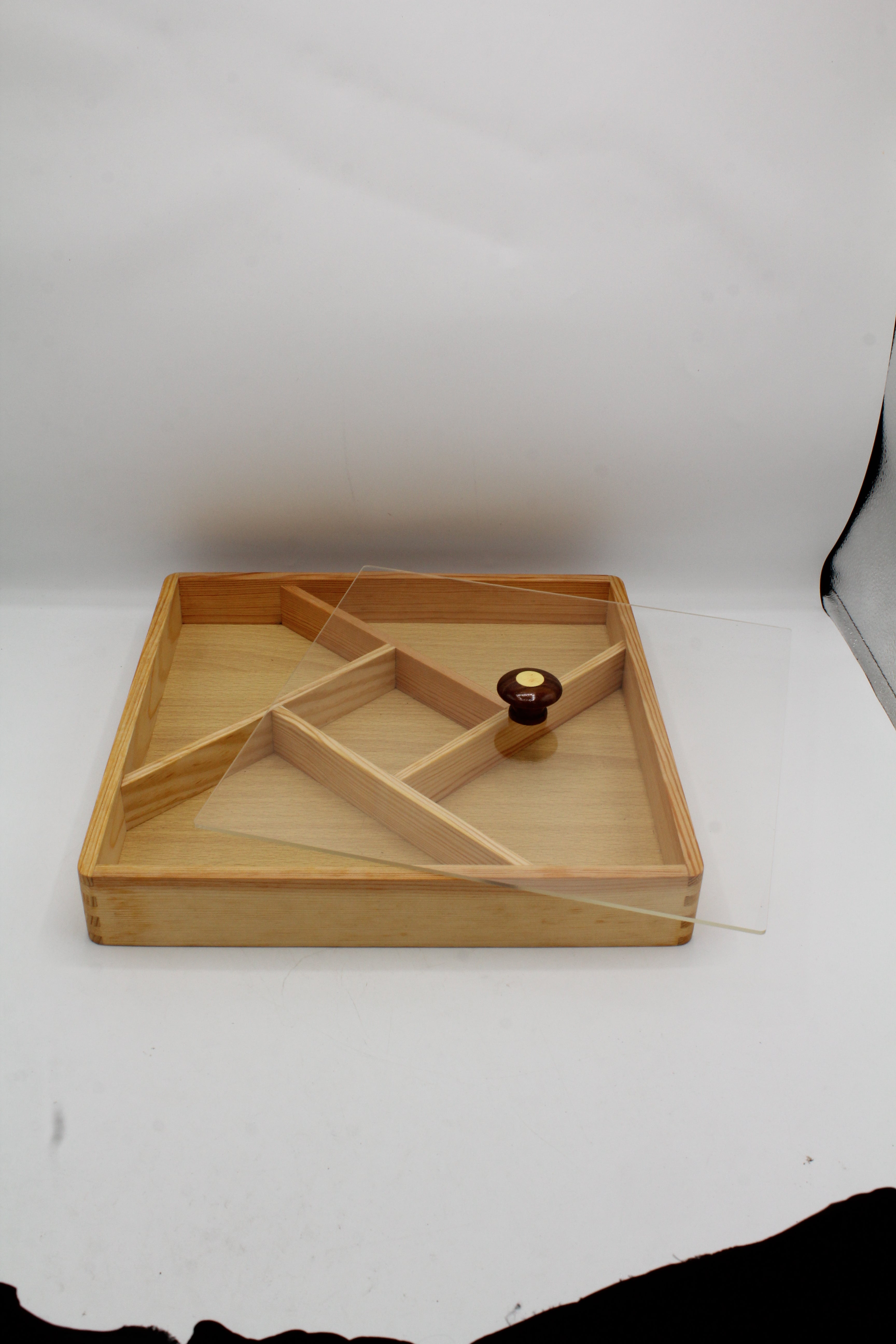 Artisan Pinwheel Divided Wood Server with Lid
