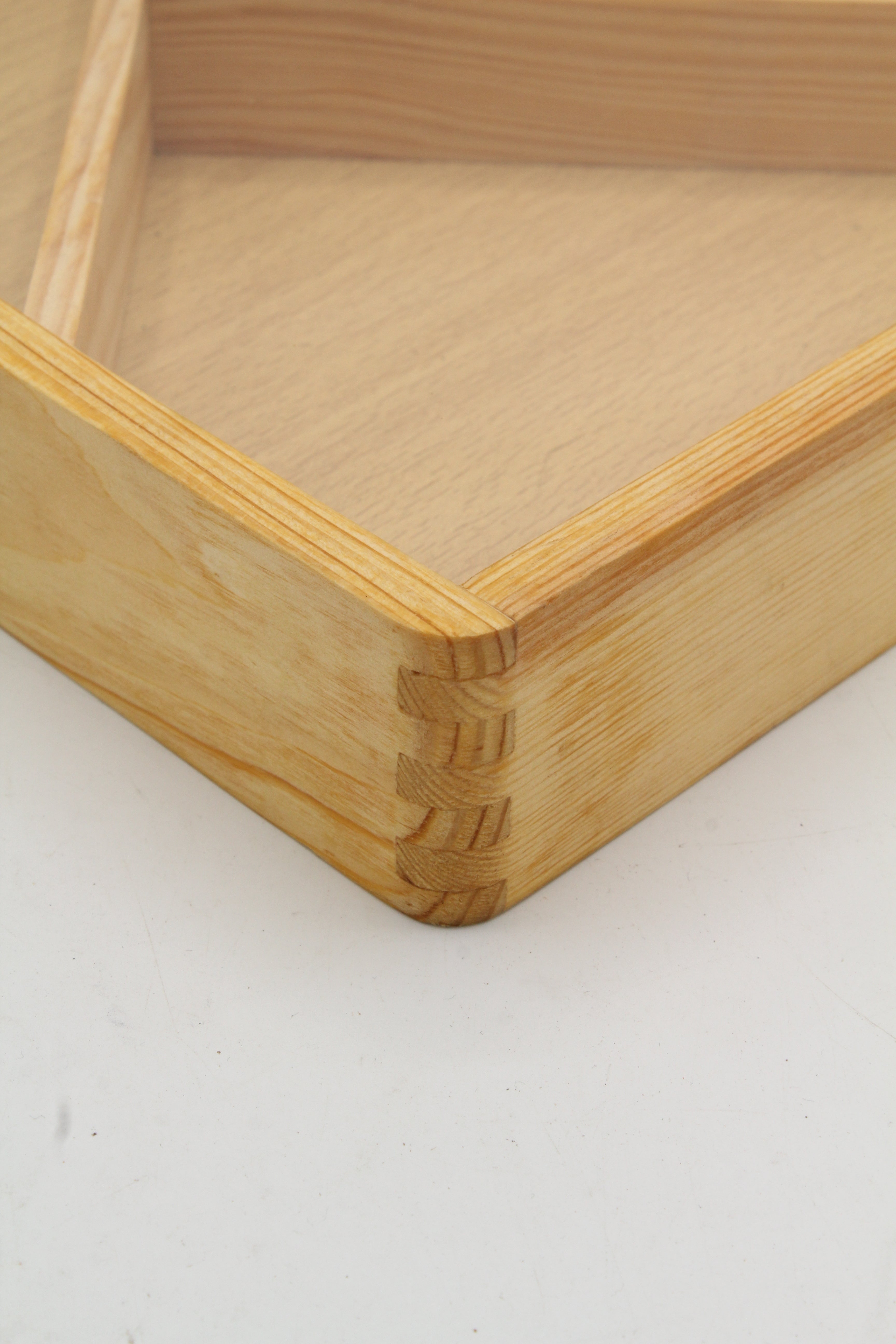 Artisan Pinwheel Divided Wood Server with Lid