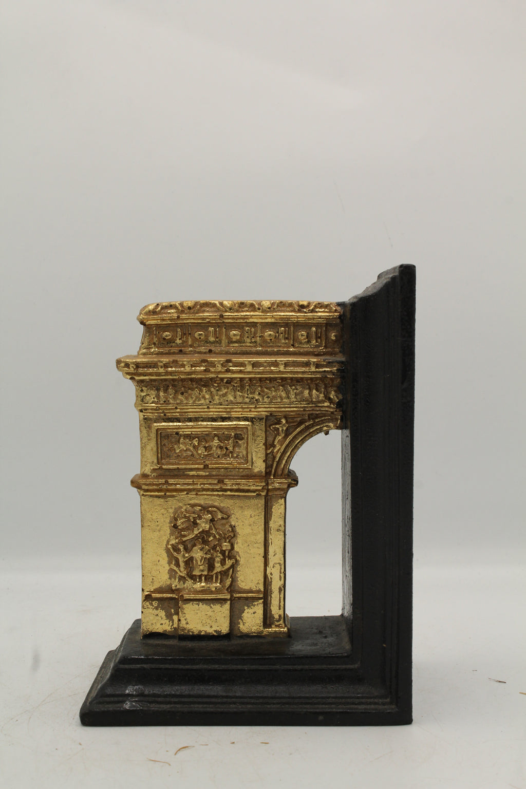 The 'Conqueror's' Shelf Keepe