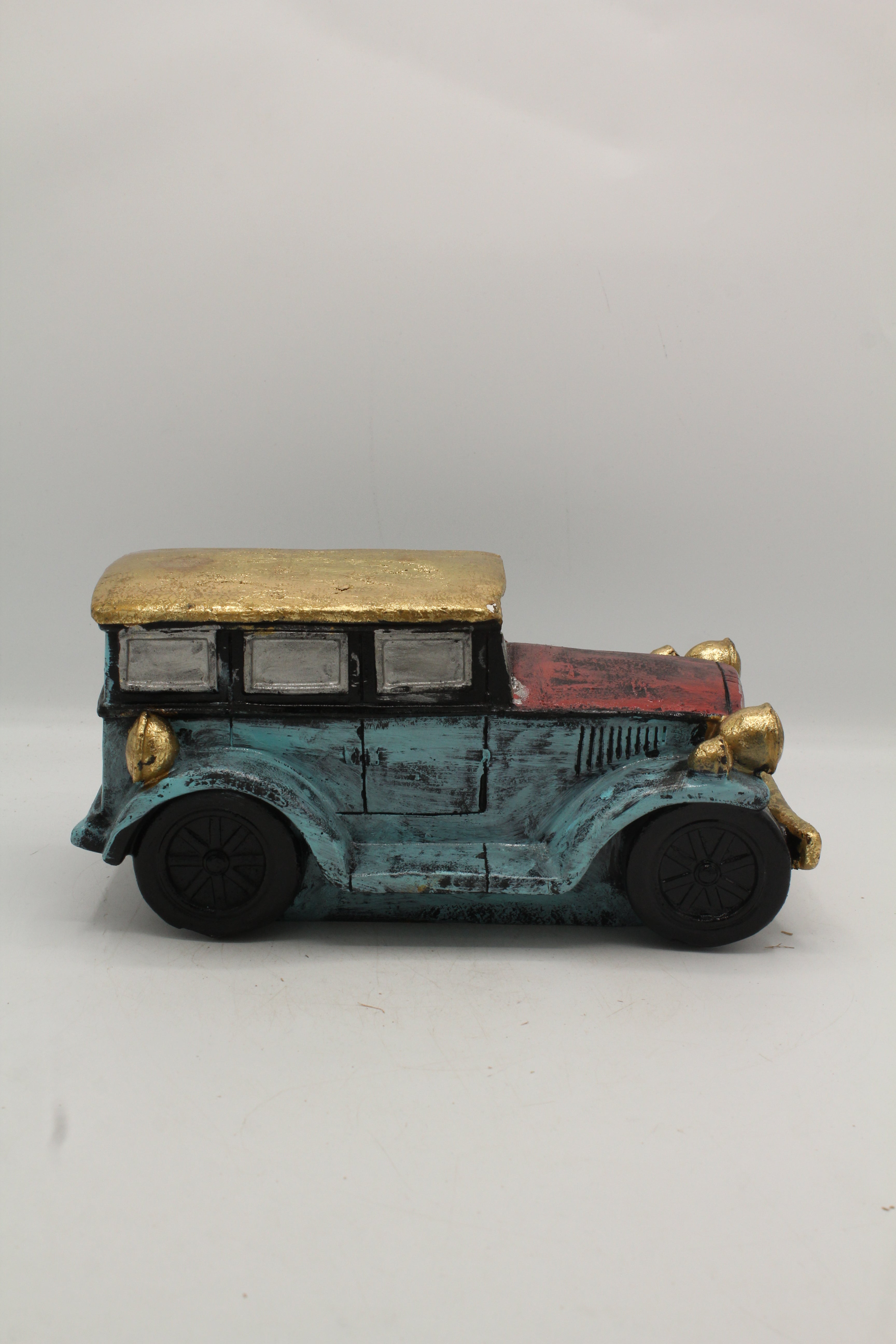 Patina Gold-Roof Vintage Car Decor