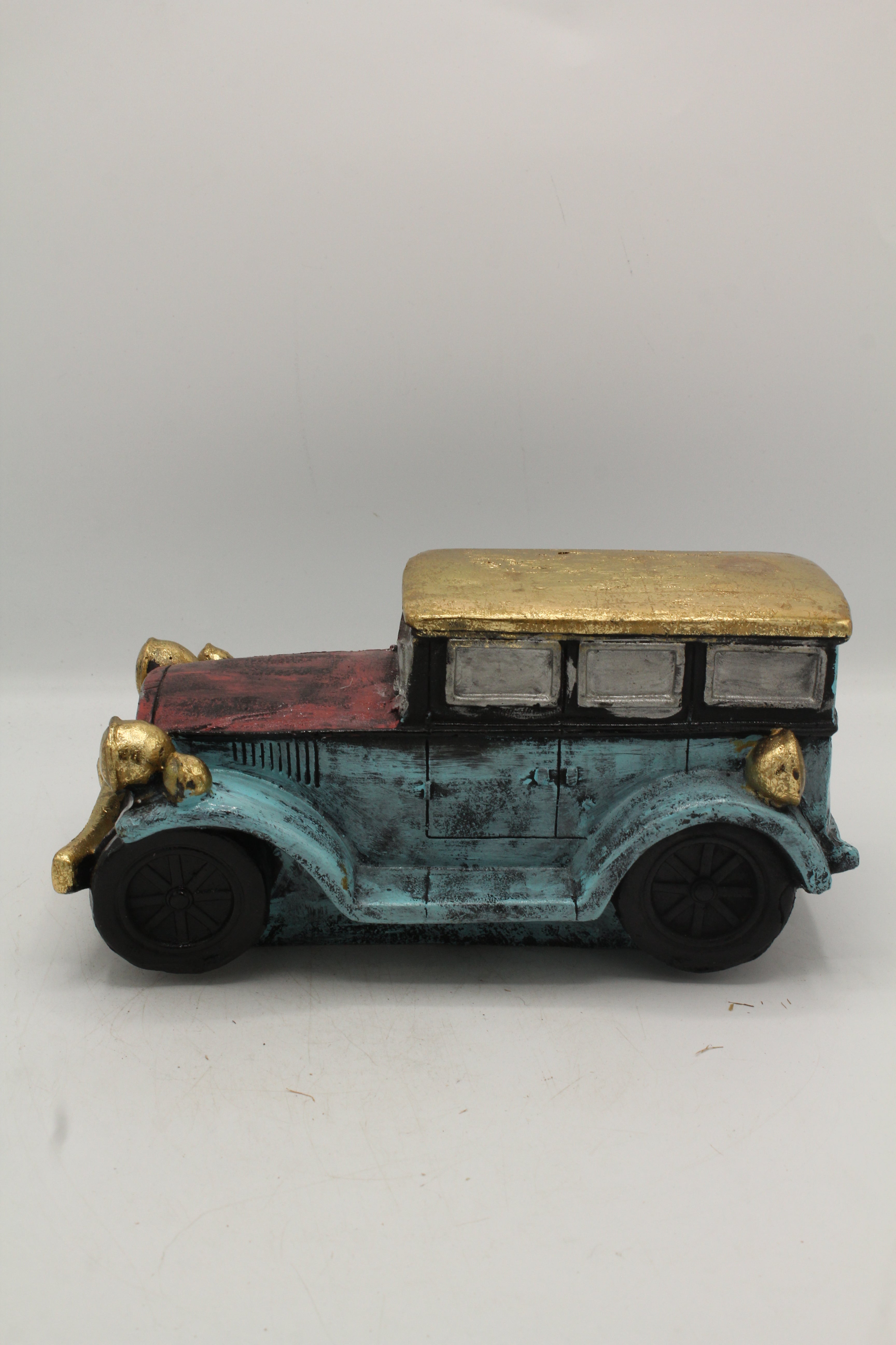Patina Gold-Roof Vintage Car Decor